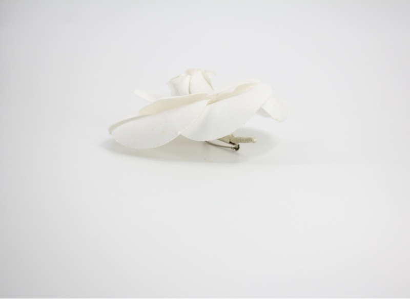 Chanel Vintage 81-85 絲綢白色山茶花胸針-2