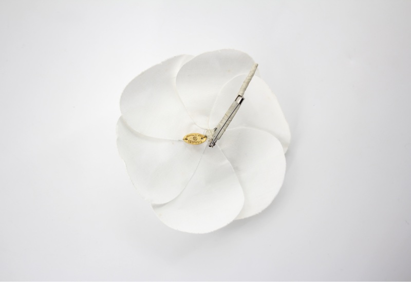 Chanel Vintage 81-85 絲綢白色山茶花胸針-6