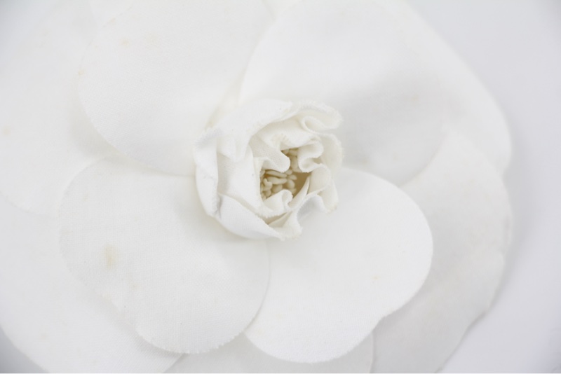 Chanel Vintage 81-85 絲綢白色山茶花胸針-9