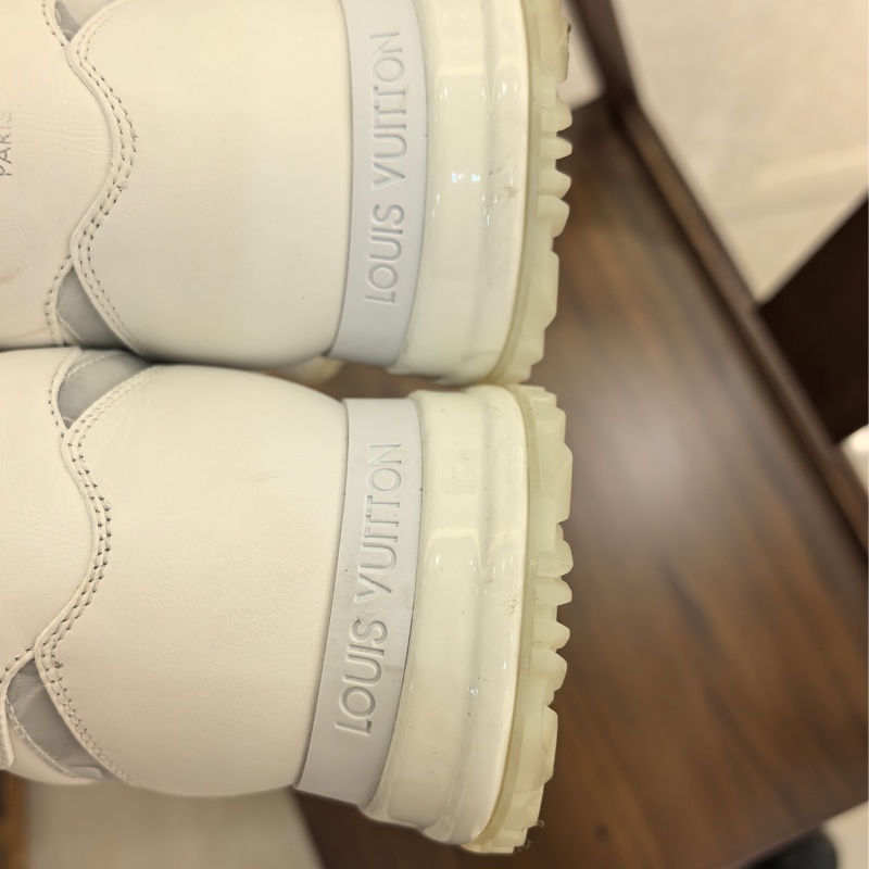 LV/路易威登運動鞋 男款 42碼 97新-2