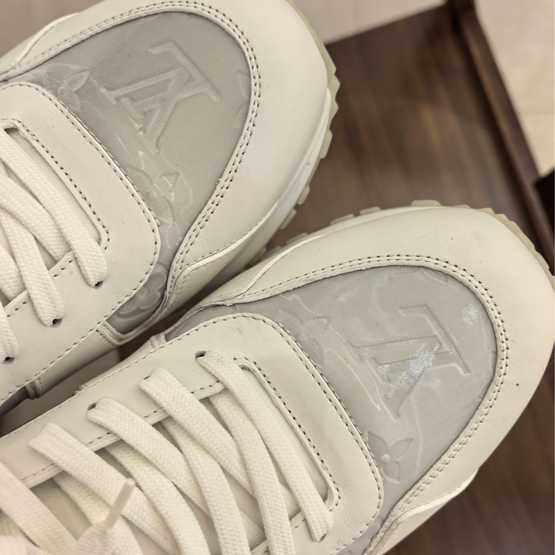 LV/路易威登運動鞋 男款 42碼 97新-3