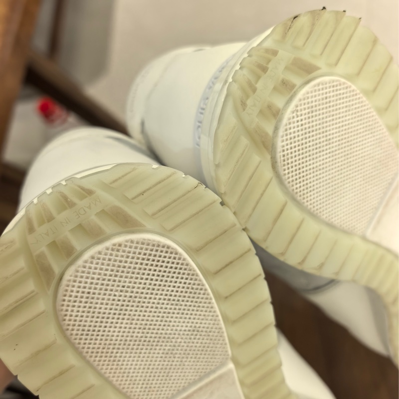 LV/路易威登運動鞋 男款 42碼 97新-4