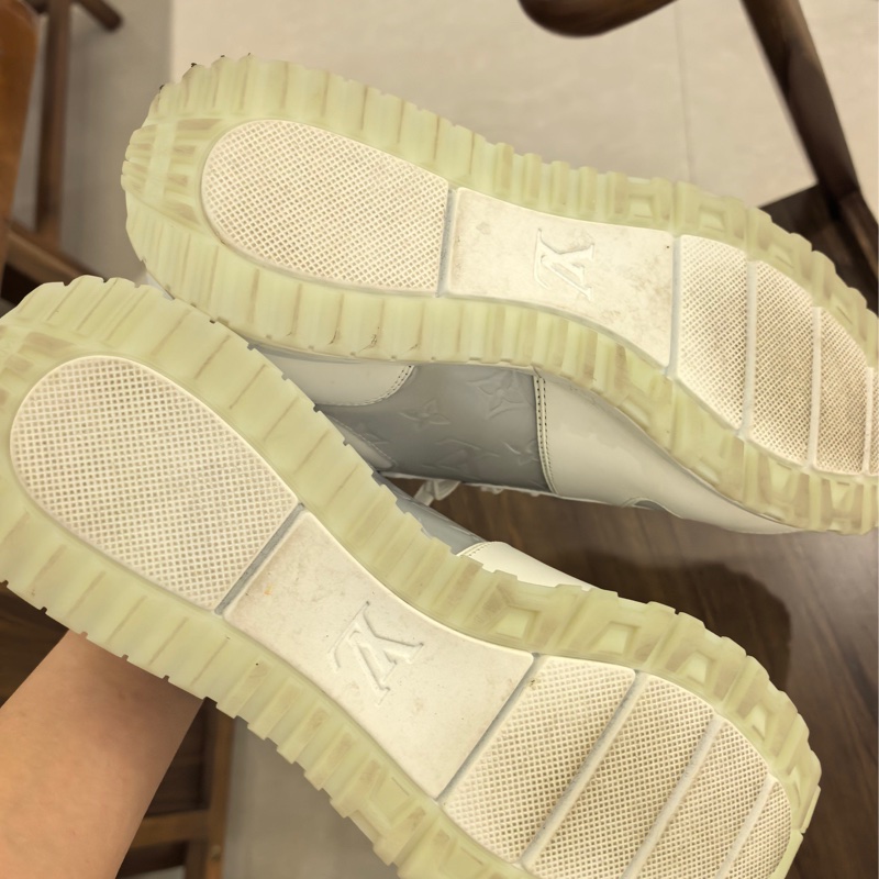 LV/路易威登運動鞋 男款 42碼 97新-5