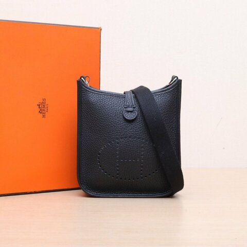 HERMES EvelyneMINI16黑色TC皮W刻銀扣肩背包