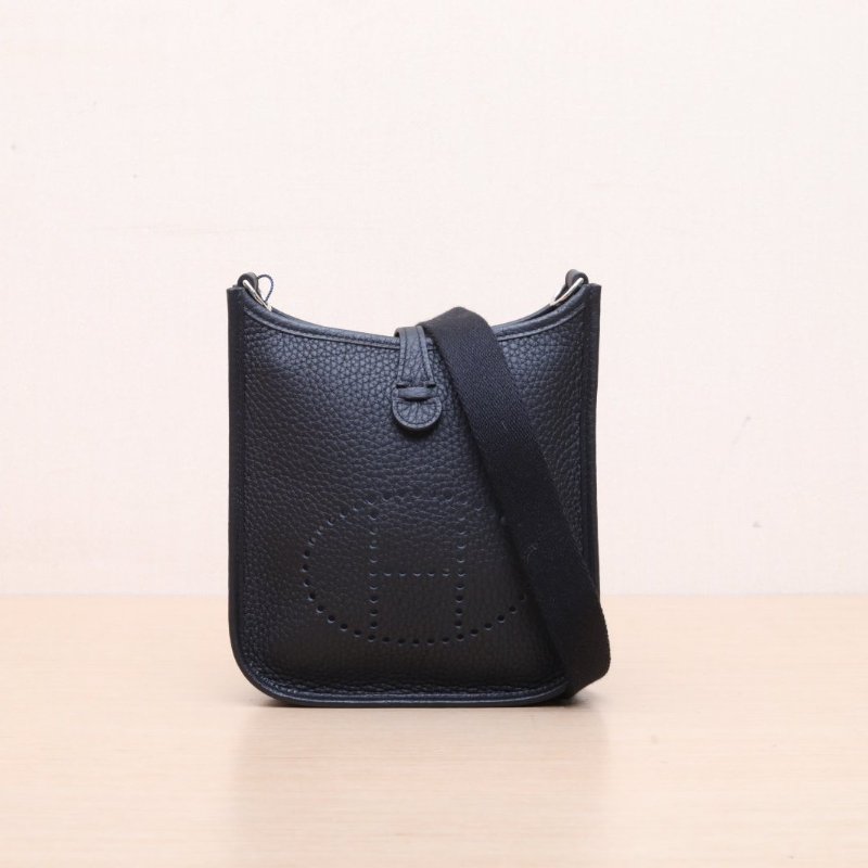HERMES EvelyneMINI16黑色TC皮W刻銀扣肩背包-1