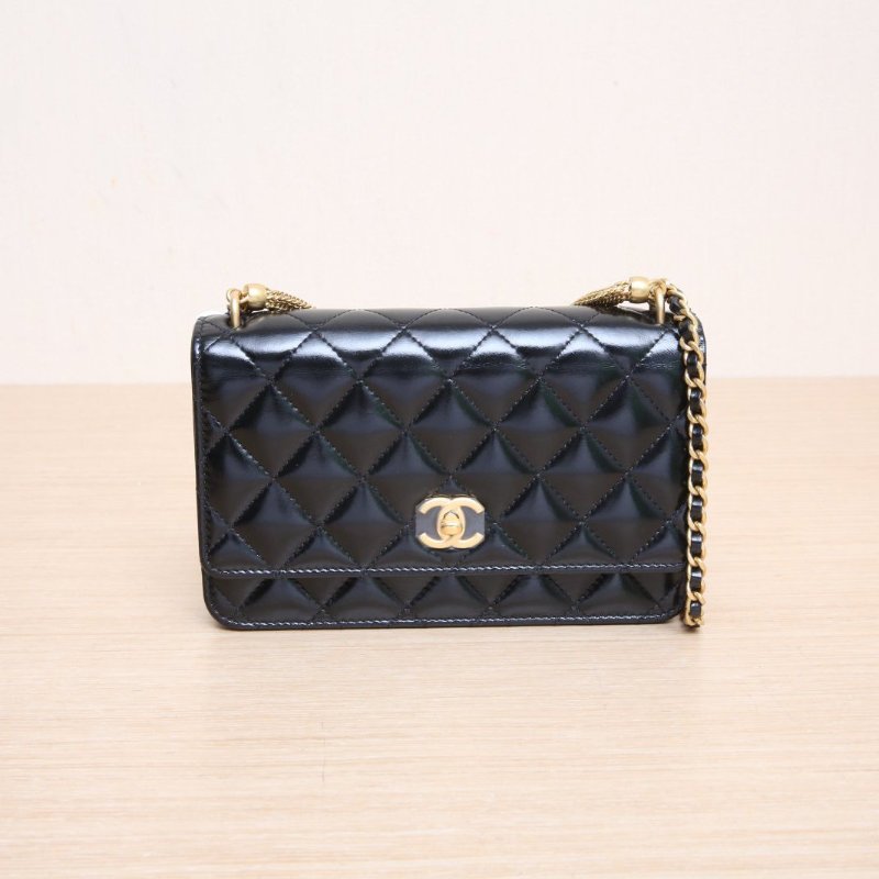 CHANEL 黑色牛皮晶片金扣扭結流蘇鏈條woc肩背包-1