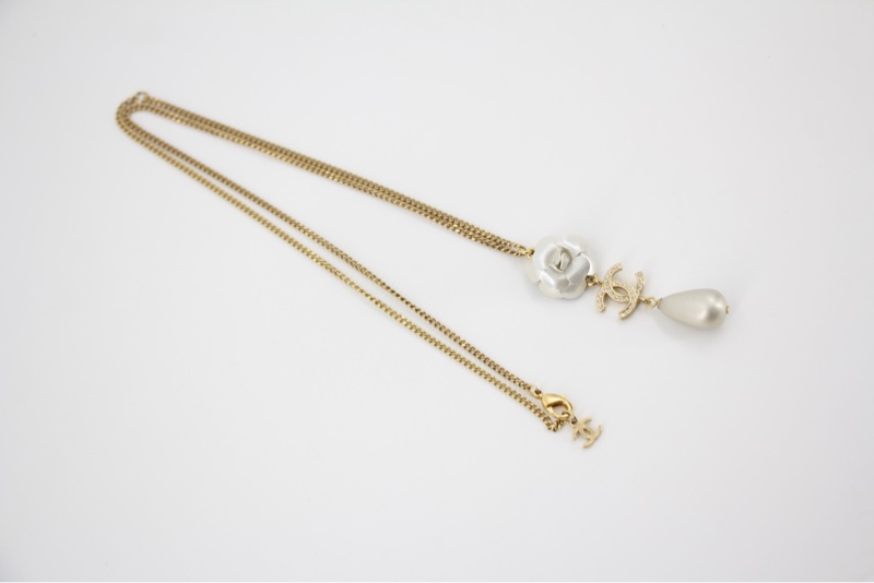 Chanel A20A仿珍珠山茶花吊墜淡金頸鏈-8