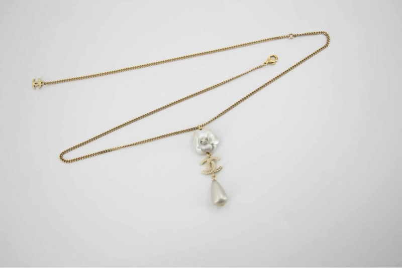 Chanel A20A仿珍珠山茶花吊墜淡金頸鏈-11