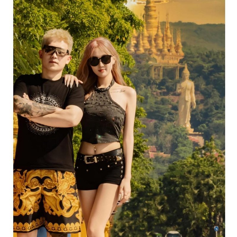 💎Han's house精品服飾💎VERSACE 凡賽斯 頂級黑牌 女神頭 巴洛克 奢華真絲 短褲-3