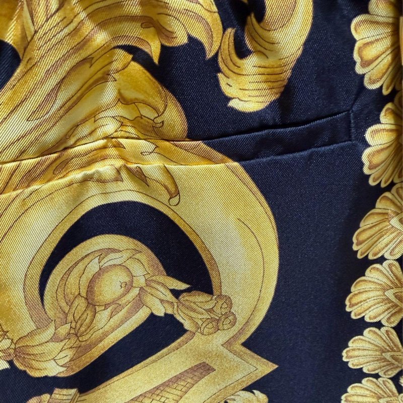 💎Han's house精品服飾💎VERSACE 凡賽斯 頂級黑牌 女神頭 巴洛克 奢華真絲 短褲-6