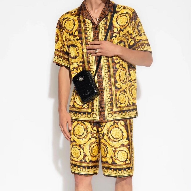 💎Han's house精品服飾💎VERSACE 凡賽斯 頂級黑牌 女神頭 巴洛克 奢華真絲 短褲 原價40500-2