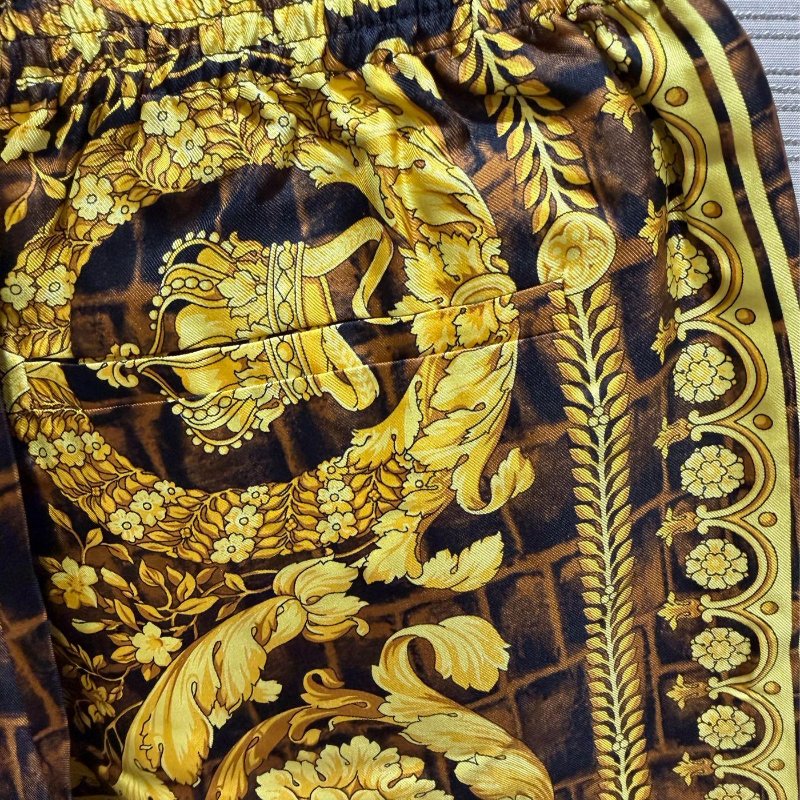 💎Han's house精品服飾💎VERSACE 凡賽斯 頂級黑牌 女神頭 巴洛克 奢華真絲 短褲 原價40500-4