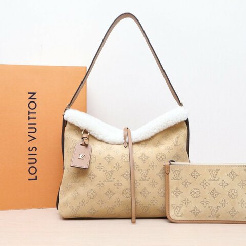 LOUIS VUITTON CARRYALL小號滑雪系列麂皮拼羊羔毛棕色晶片肩背包