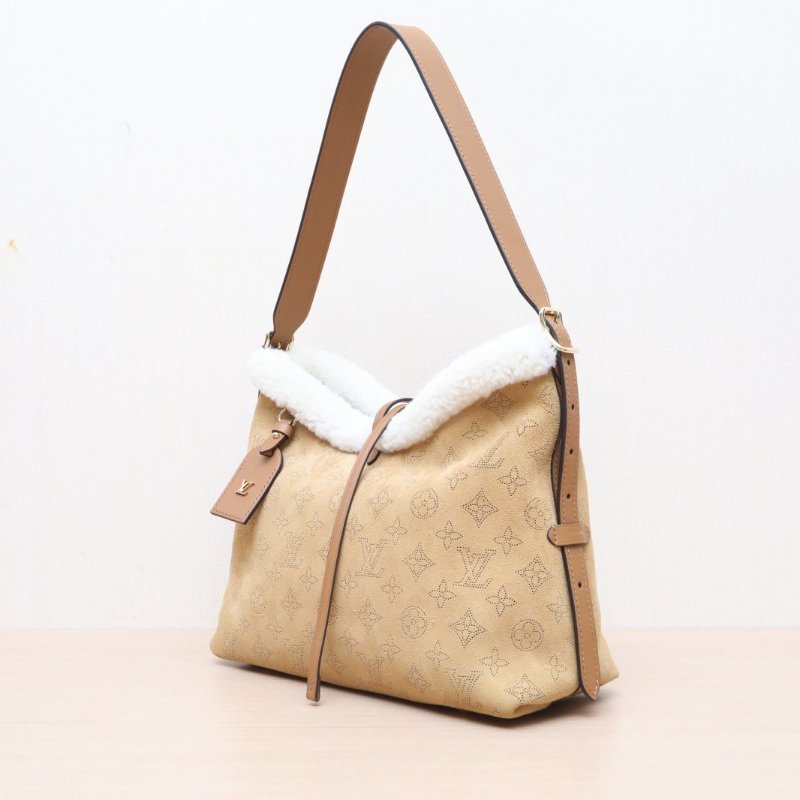 LOUIS VUITTON CARRYALL小號滑雪系列麂皮拼羊羔毛棕色晶片肩背包-4
