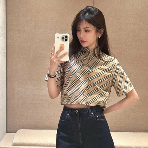 💎Han's house精品服飾💎Burberry 格紋 短版 襯衫  原價23300