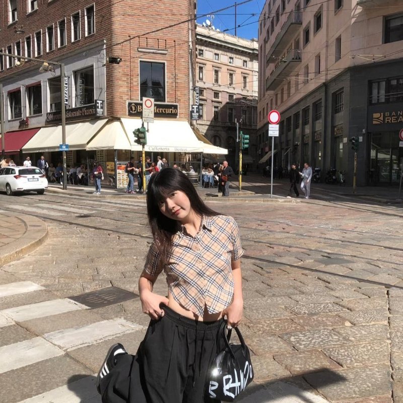 💎Han's house精品服飾💎Burberry 格紋 短版 襯衫  原價23300-1
