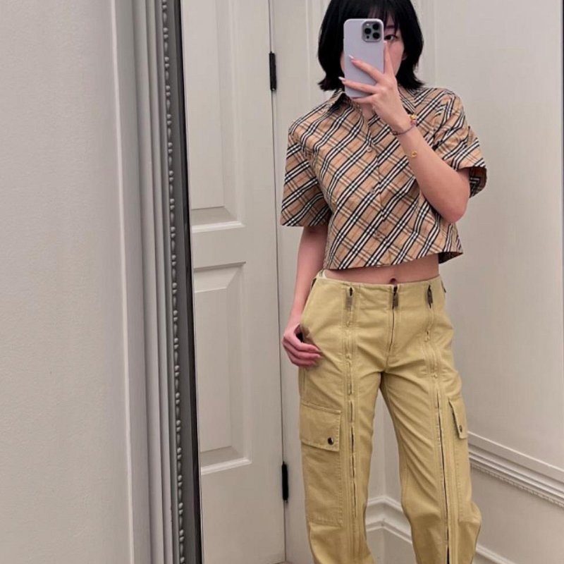 💎Han's house精品服飾💎Burberry 格紋 短版 襯衫  原價23300-4