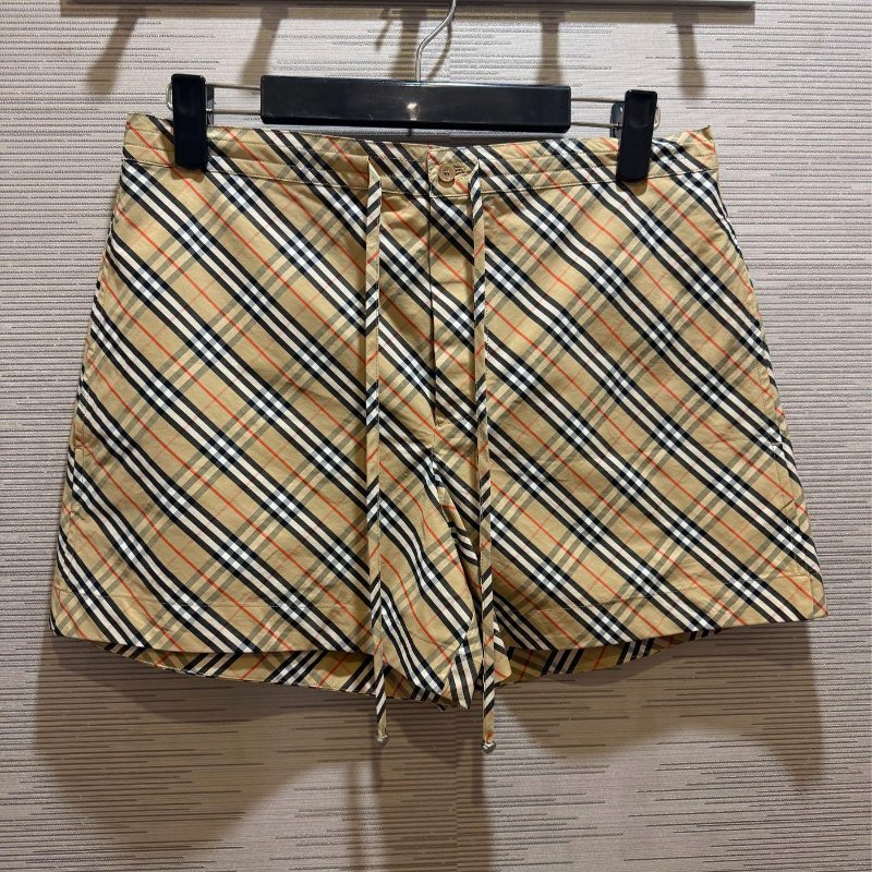 💎Han's house精品服飾💎burberry 格紋 短褲 現貨 原價22500-0