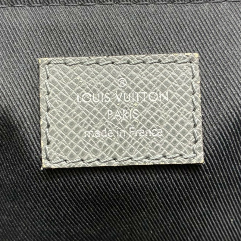 灰色 Taiga 牛皮 District PM 肩背包【LOUIS VUITTON LV 路易威登】 M30851-4