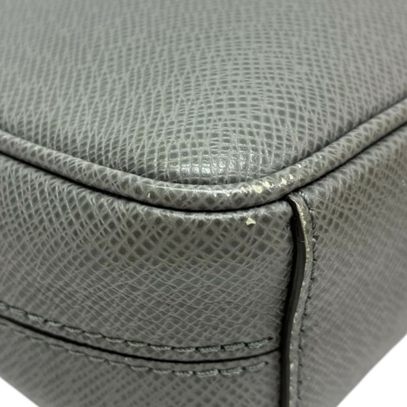 灰色 Taiga 牛皮 District PM 肩背包【LOUIS VUITTON LV 路易威登】 M30851-7