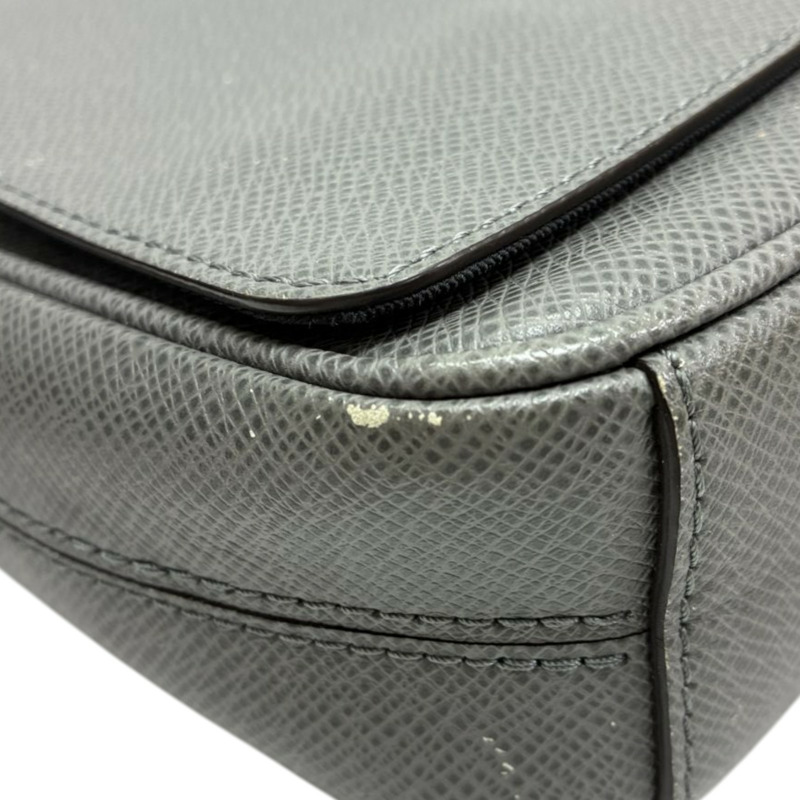 灰色 Taiga 牛皮 District PM 肩背包【LOUIS VUITTON LV 路易威登】 M30851-9
