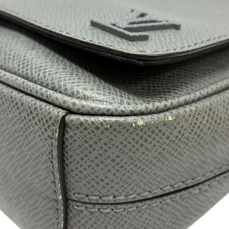 灰色 Taiga 牛皮 District PM 肩背包【LOUIS VUITTON LV 路易威登】 M30851-10