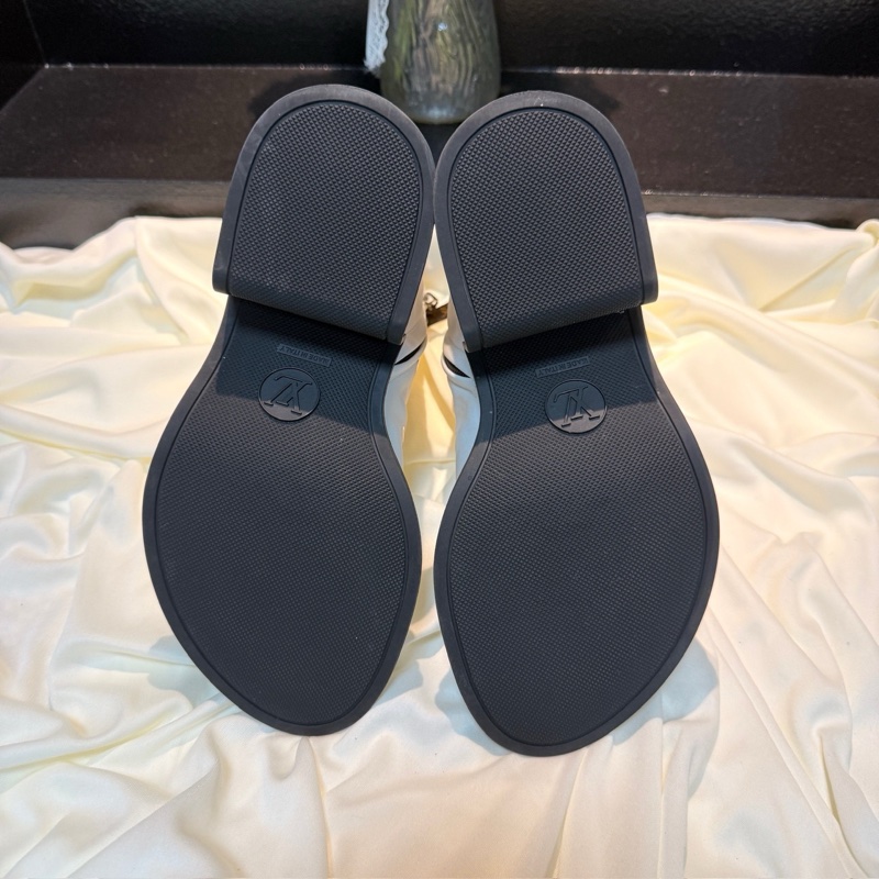 LV/路易威登 波点鱼嘴徽标短靴 36码-7