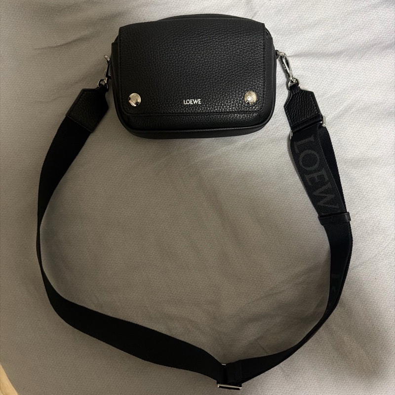 LOEWE PEBBLE MESSENGER BAG 小郵差包-5