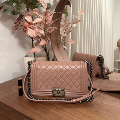 Chanel Boy 25 稀有乾燥玫瑰粉色