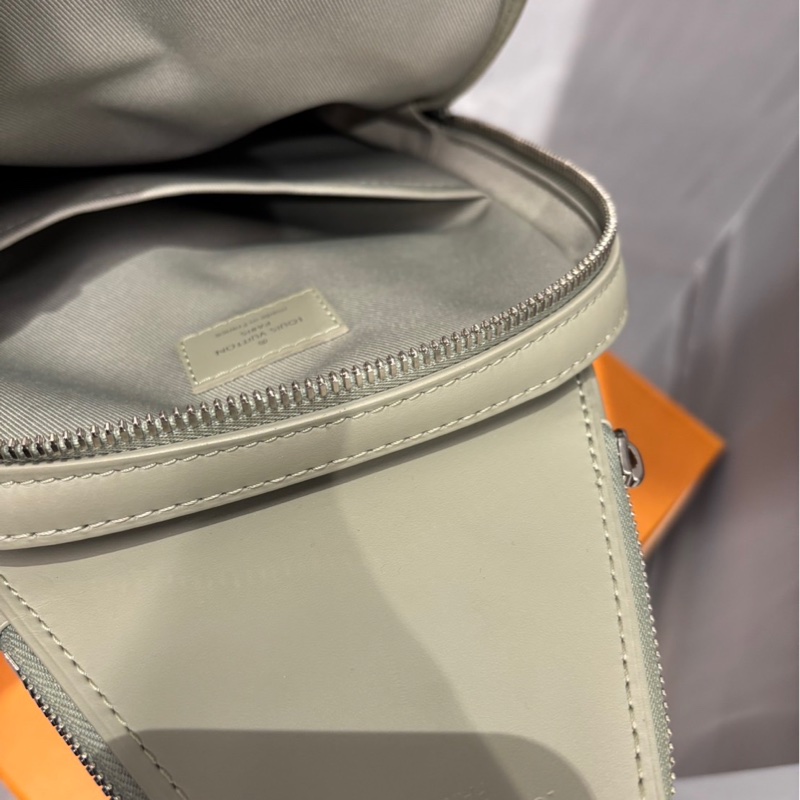 近全新🌟Louis Vuitton LV Avenue Slingbag 單肩包｜Classic Trend CT精品｜台北東區實體-1