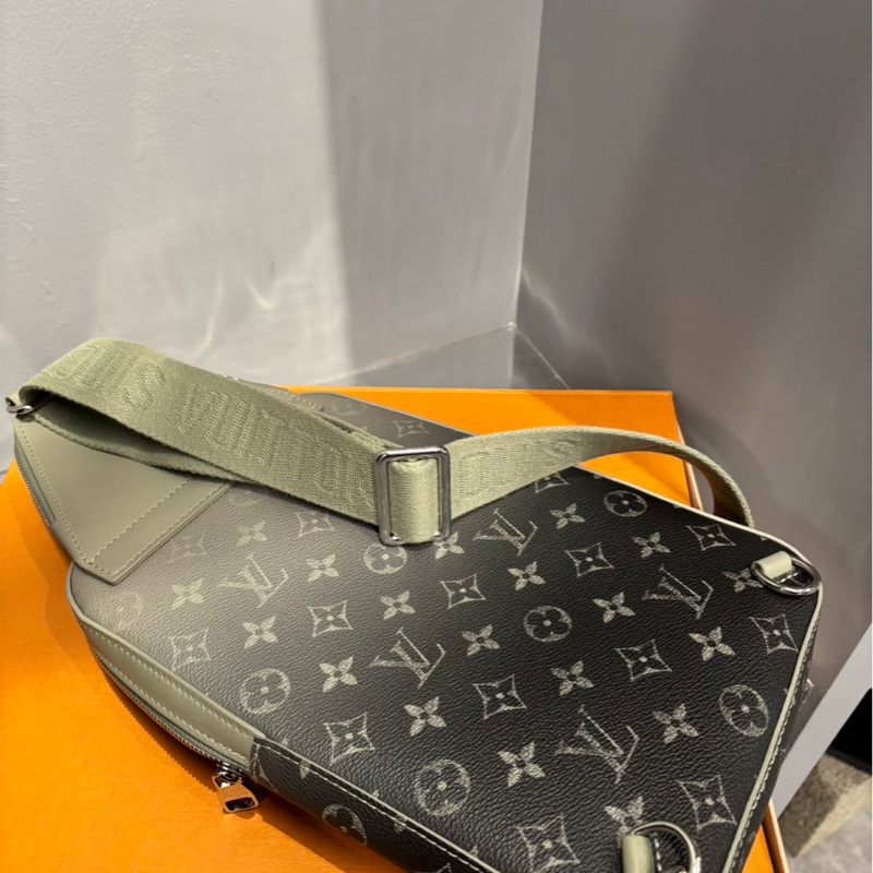 近全新🌟Louis Vuitton LV Avenue Slingbag 單肩包｜Classic Trend CT精品｜台北東區實體-3