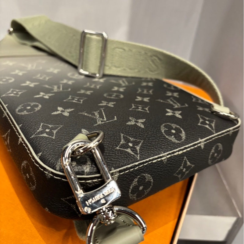 近全新🌟Louis Vuitton LV Avenue Slingbag 單肩包｜Classic Trend CT精品｜台北東區實體-5