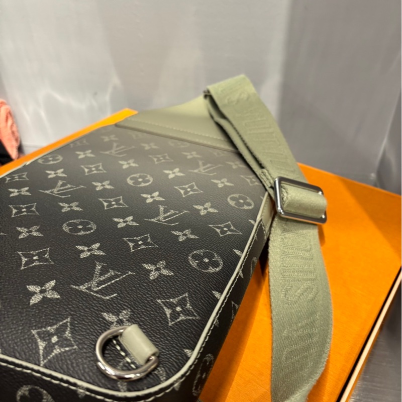 近全新🌟Louis Vuitton LV Avenue Slingbag 單肩包｜Classic Trend CT精品｜台北東區實體-7