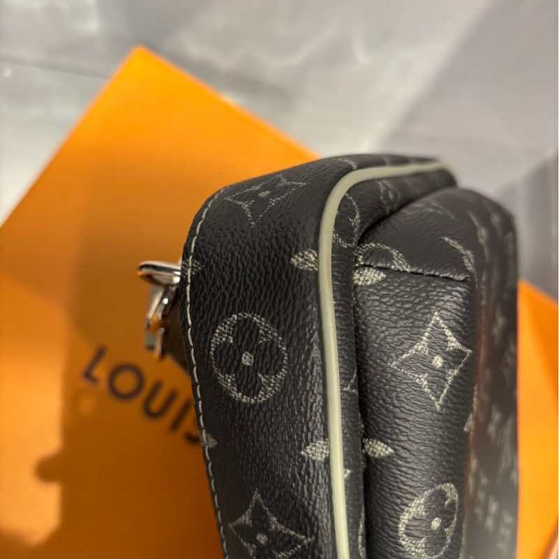 近全新🌟Louis Vuitton LV Avenue Slingbag 單肩包｜Classic Trend CT精品｜台北東區實體-9