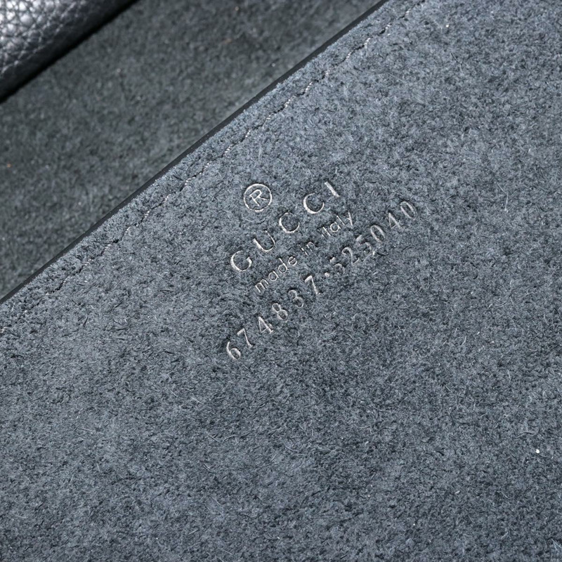 【日本直送】GUCCI 皮革雙肩包 黑色金色 674837 正品 mr2372V-21