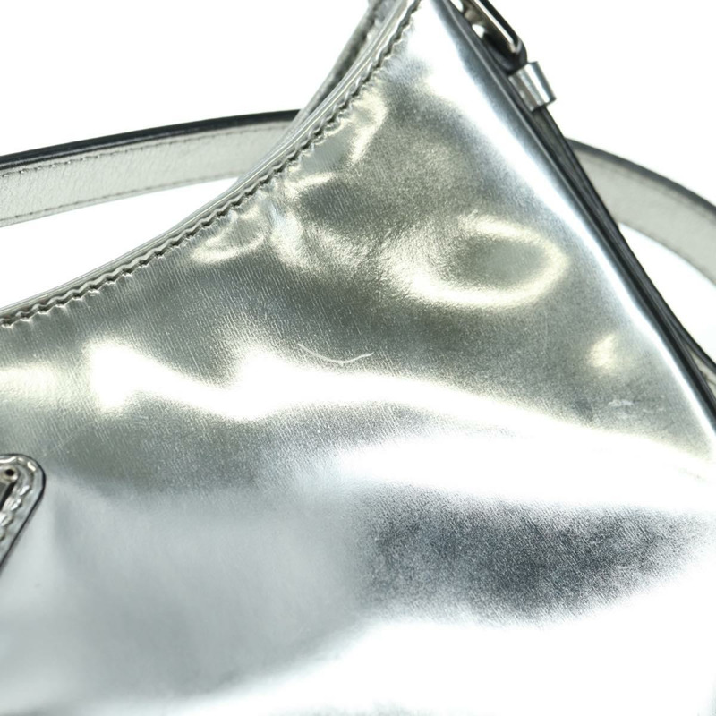 【日本直送】PRADA 銀色漆皮肩包，貨號 177961SM-7