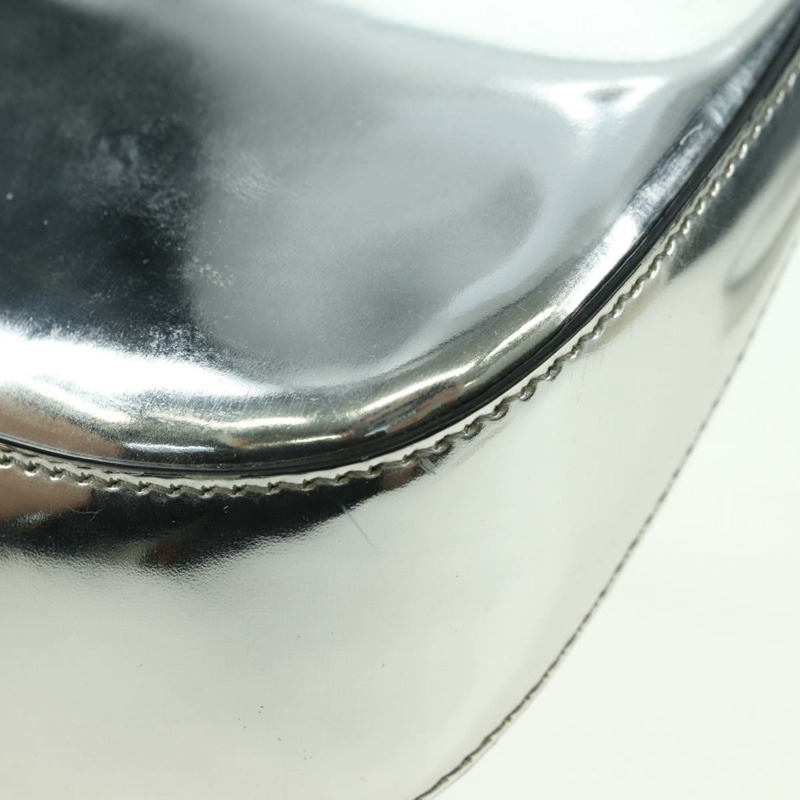 【日本直送】PRADA 銀色漆皮肩包，貨號 177961SM-15
