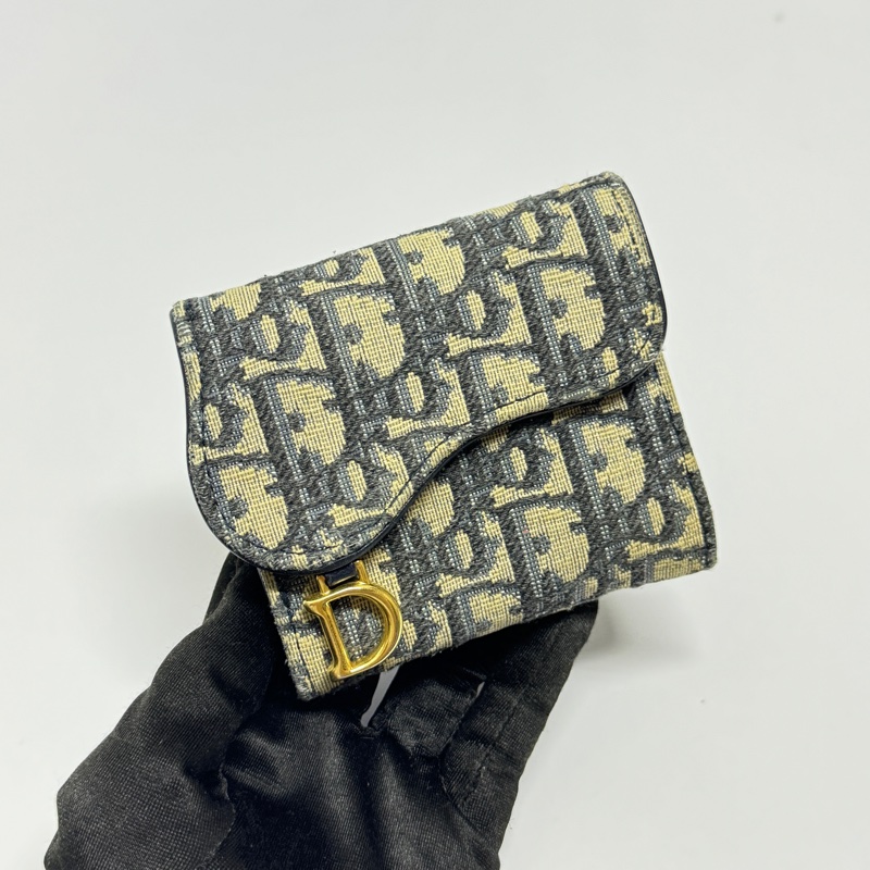 【極新🎁】 Dior Saddle 經典老花 馬鞍短夾 （專櫃24,000）-2