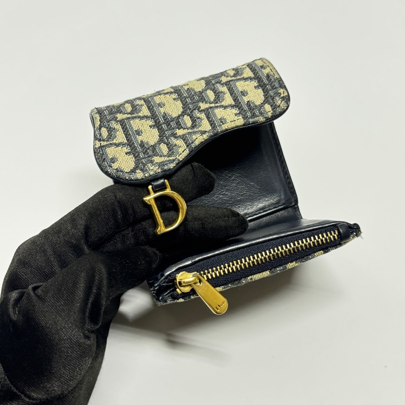 【極新🎁】 Dior Saddle 經典老花 馬鞍短夾 （專櫃24,000）-6