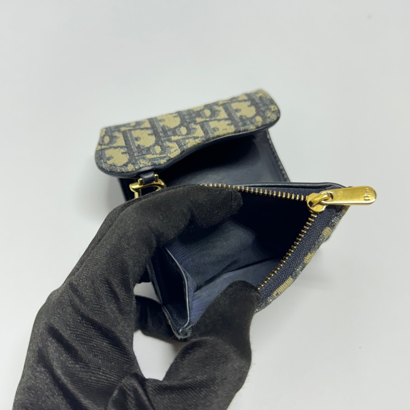 【極新🎁】 Dior Saddle 經典老花 馬鞍短夾 （專櫃24,000）-9