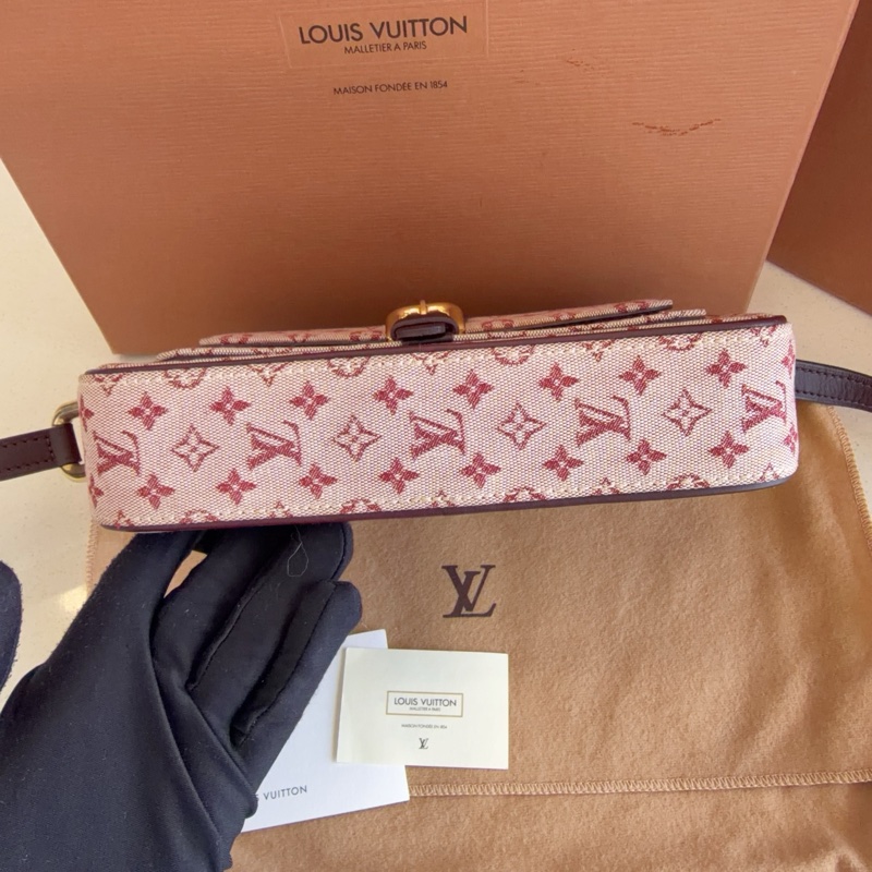 LV樹莓粉色單寧相機包斜背包 成色很新-4