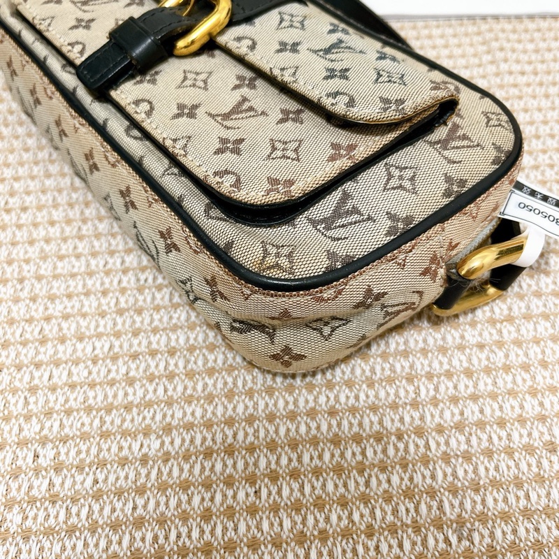 LV路易威登，丹寧相機包，成色如圖，無破無裂，內里乾淨-5