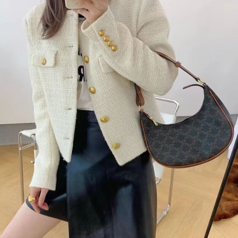 99新 Celine 賽琳 棕色老花月亮腋下包  22年編碼 尺寸：24*13*7cm