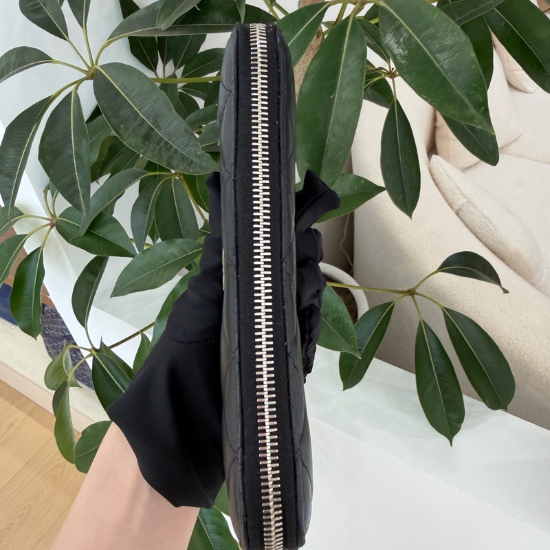 Chanel 香奈兒  黑銀羊皮拉鍊錢包  標誌性的菱格絎縫工藝16開無卡-4