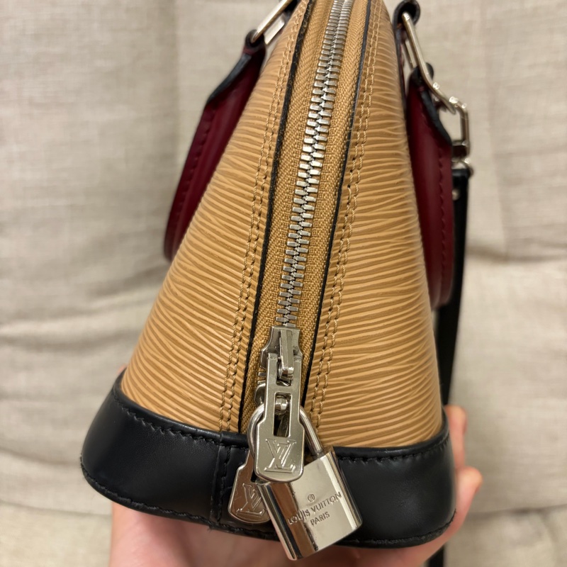 LOUIS VUITTON Alma BB 拼色絕版貝殼包-1