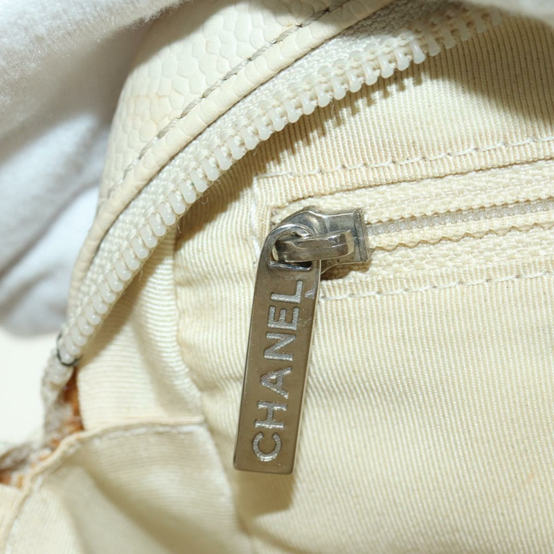 【日本直送】香奈兒 (CHANEL) 魚子醬紋象牙白金色絎縫肩背包，附CC標誌，貨號BA12379V-24