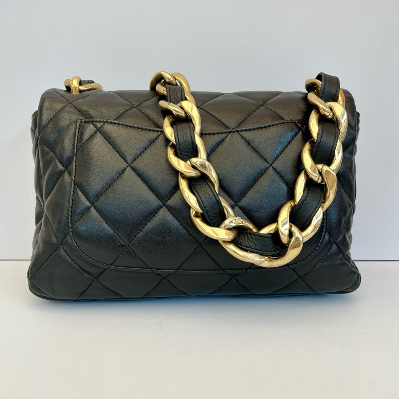Chanel/香奈兒 22s粗鏈條口蓋包羊皮黑金大號 ，單品-1
