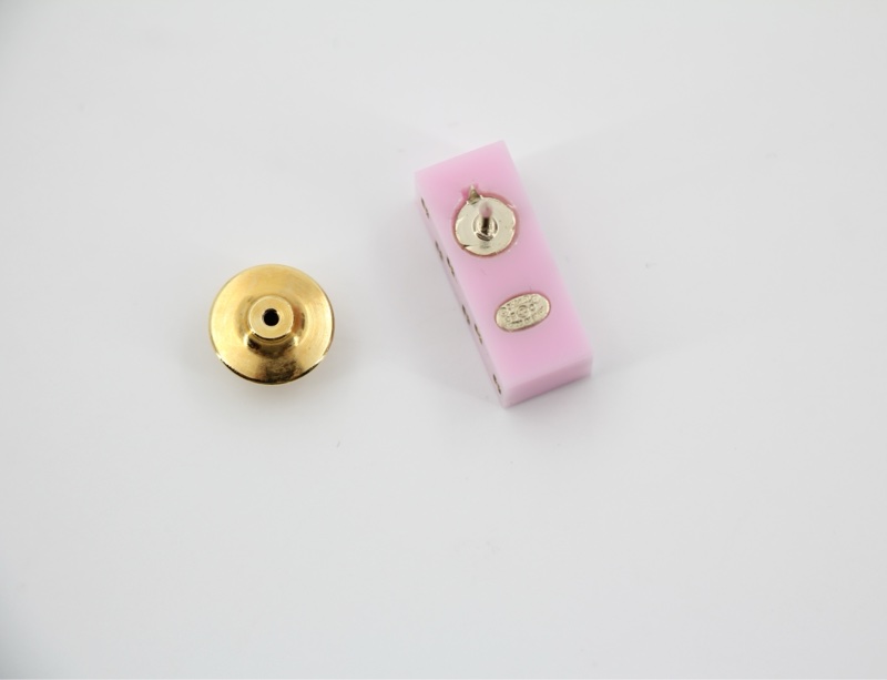 Chanel Vintage 05C樹脂鐵塔粉紅胸針-5