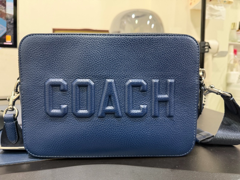 COACH 男Charter 24 斜背包-0
