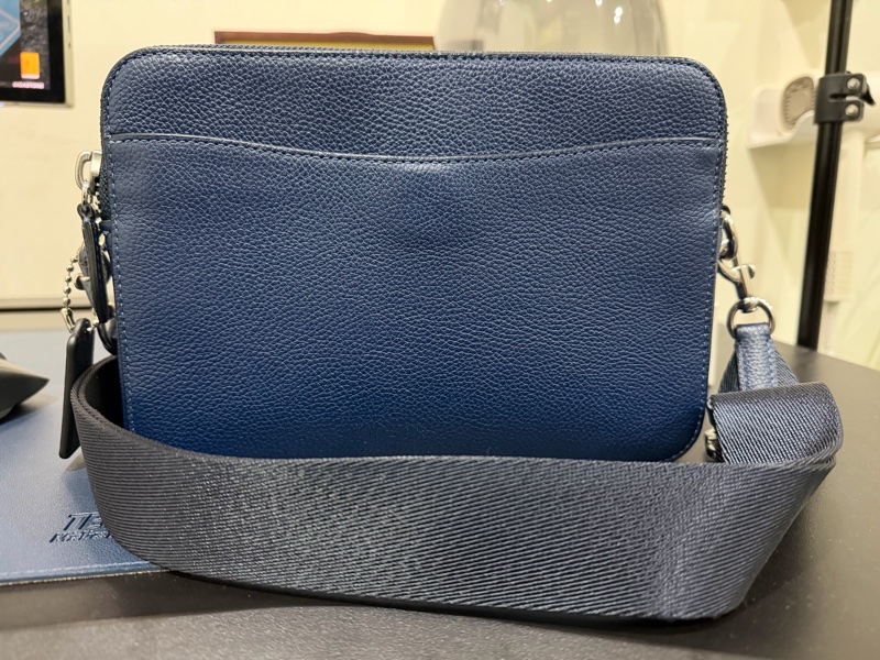 COACH 男Charter 24 斜背包-1